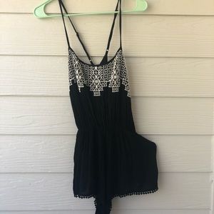 Black romper with pockets!